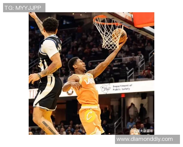 爵士艰难击败雄鹿，米切尔全场最高砍下27分