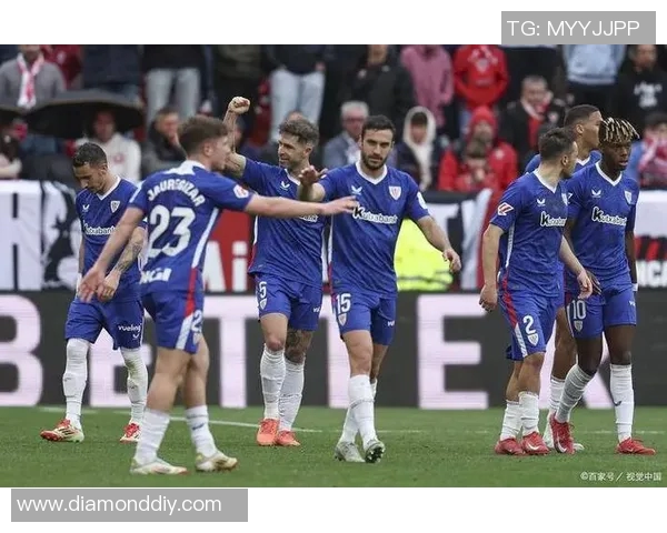 里昂官方宣布签下意大利国脚，将成为新赛季法甲争冠黑马